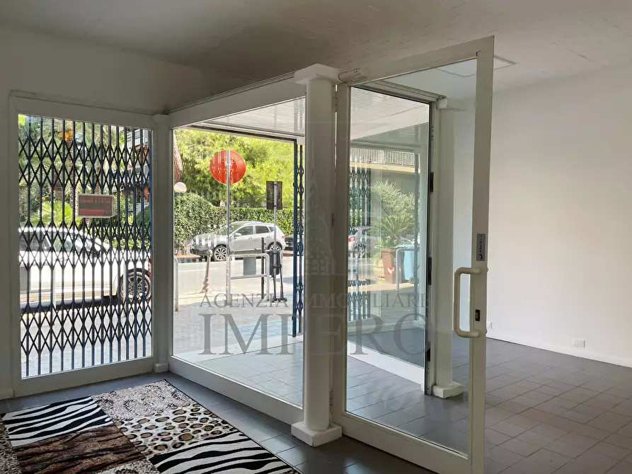 Immagine 4 di Attività commerciale in vendita  in Via Vittorio Emanuele II 93 a Bordighera