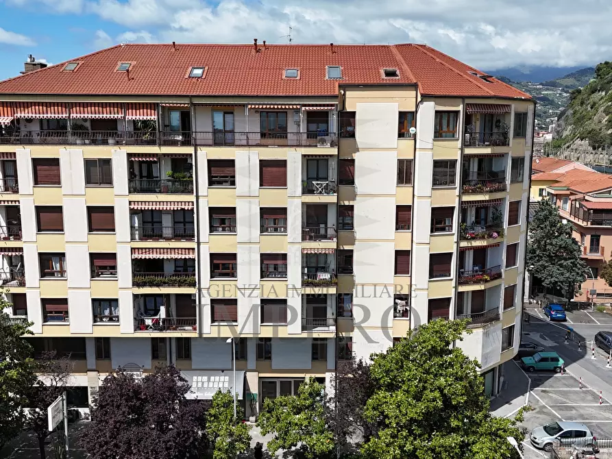 Immagine 1 di Quadrilocale in vendita  in Via Cornelio Tacito 2 a Ventimiglia