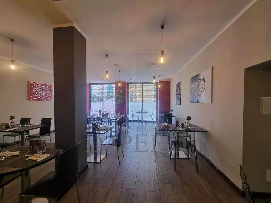 Immagine 3 di Locale commerciale in vendita  in Via Sir Thomas Hanbury 13C a Ventimiglia