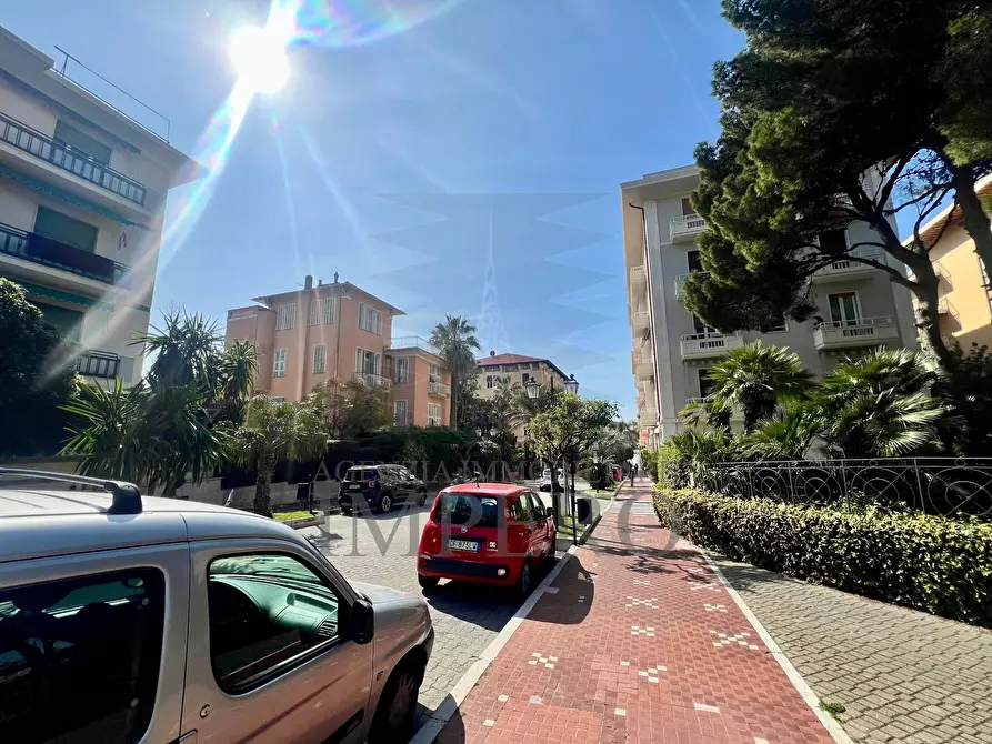 Immagine 30 di Quadrilocale in vendita  in Corso Italia 100 a Bordighera