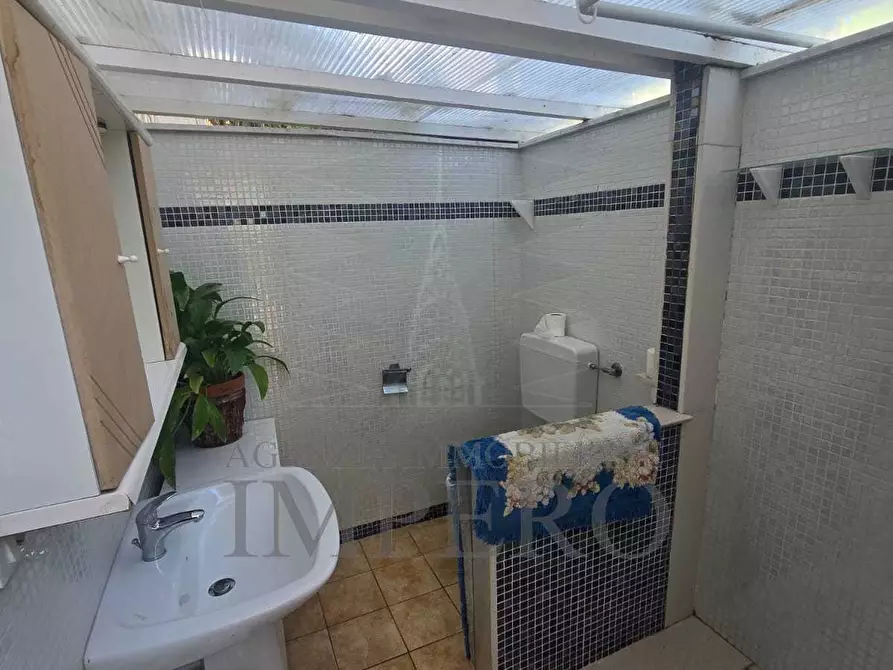 Immagine 11 di Villa in vendita  in Via Luciano Veziano 10 a Ventimiglia