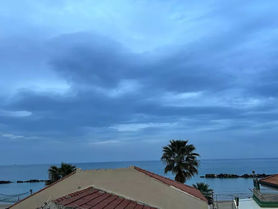 Immagine 33 di Pentalocale in affitto  in Viale Maiella 23/A a Francavilla Al Mare