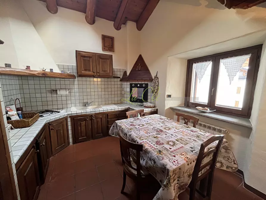 Immagine 12 di Trilocale in vendita  in Via Cesare Ollietti 13 a La Salle