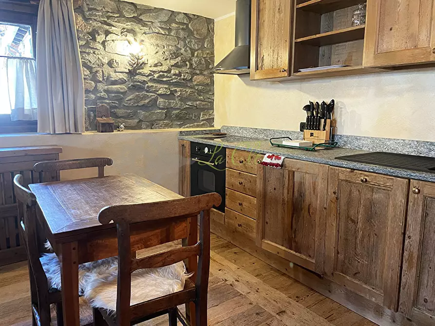 Immagine 6 di Bilocale in affitto  a Courmayeur