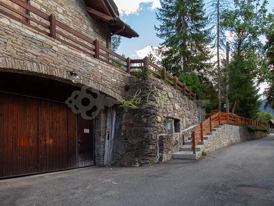 Immagine 21 di Trilocale in affitto  a Courmayeur