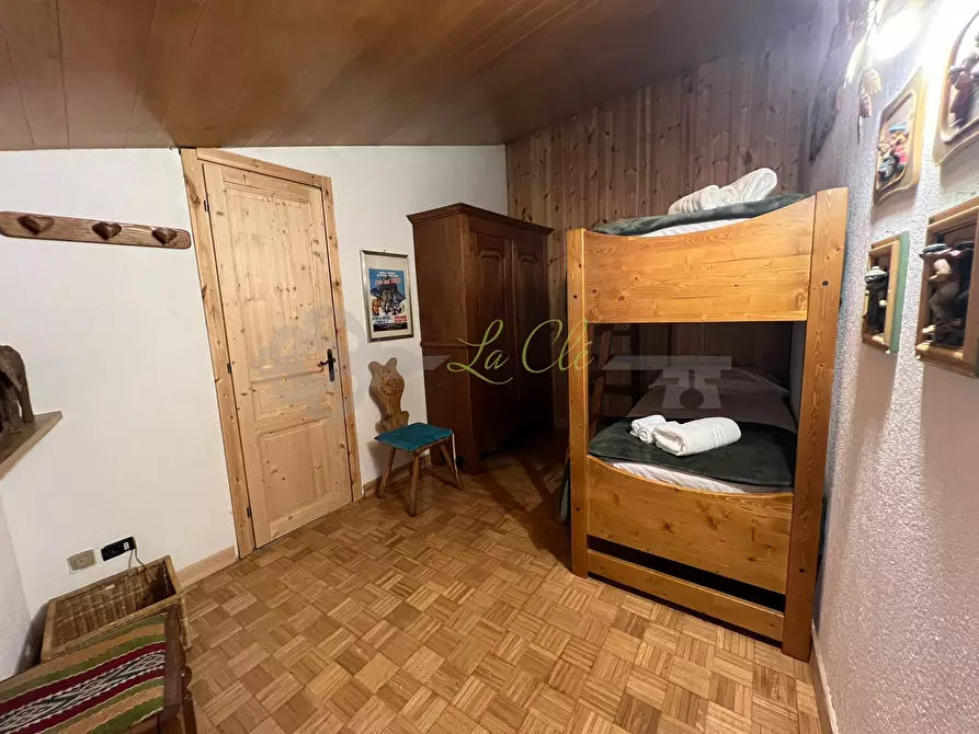 Immagine 12 di Quadrilocale in vendita  a Courmayeur