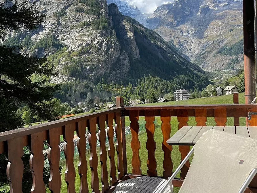 Immagine 20 di Trilocale in affitto  a Courmayeur