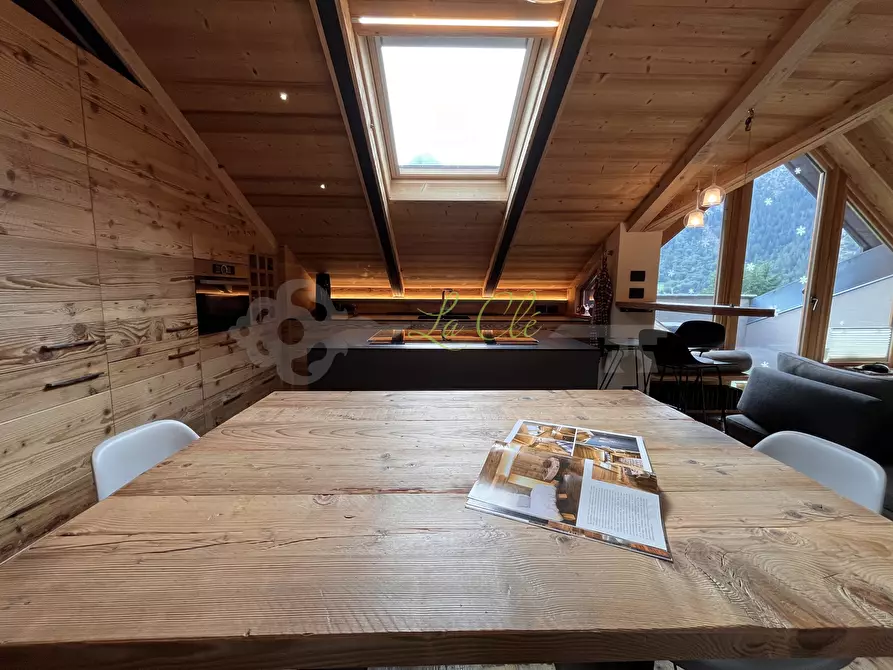 Immagine 11 di Trilocale in affitto  a Courmayeur