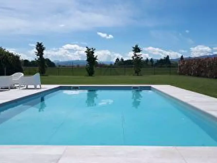 Immagine 1 di Rustico / casale in vendita  in Strada Langhirano 177 a Parma