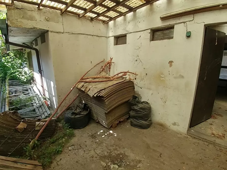 Immagine 26 di Attività artigianale in vendita  in Via del Murazzo 96a a Modena