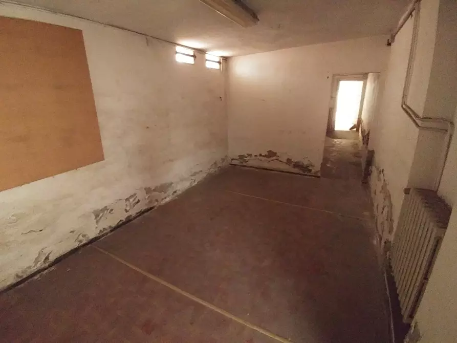 Immagine 18 di Attività artigianale in vendita  in Via del Murazzo 96a a Modena