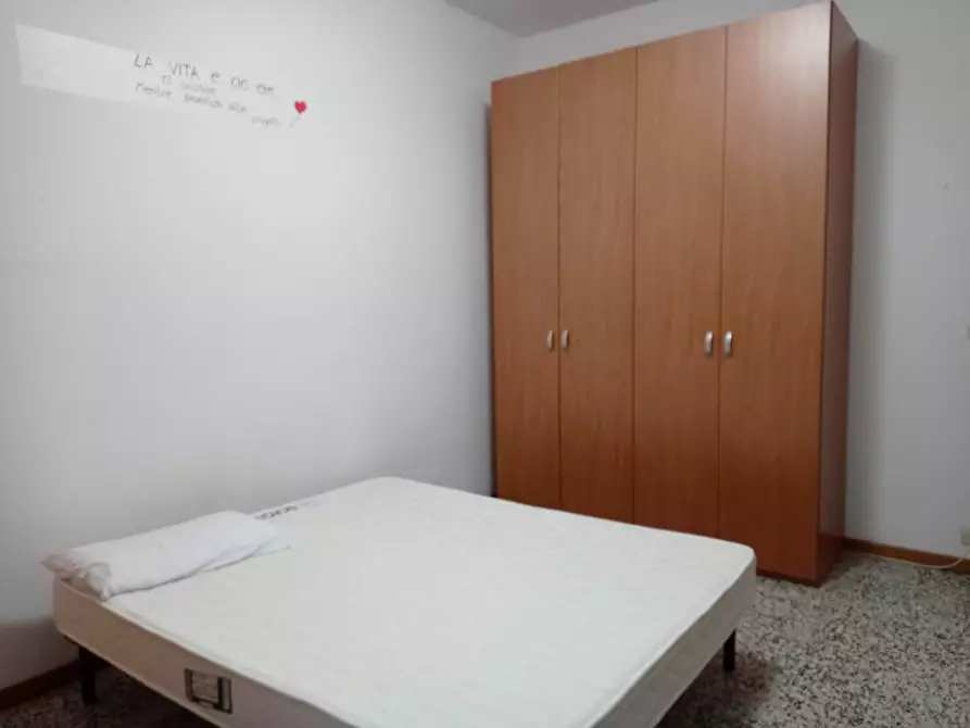 Immagine 3 di Stanza singola in affitto  in via Emilia Est 811 a Modena