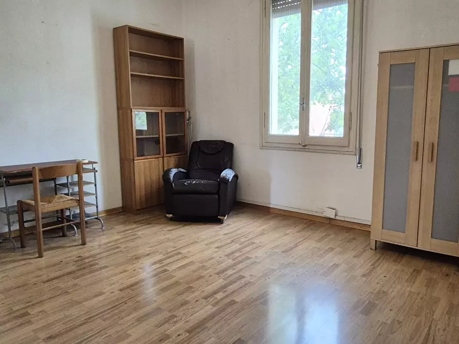 Immagine 6 di Trilocale in vendita  in Viale Raimondo Montecuccoli 4 a Modena