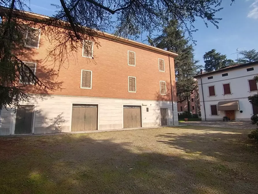 Immagine 2 di Villa in vendita  in Via Papa Giovanni Paolo II 10 a Vignola