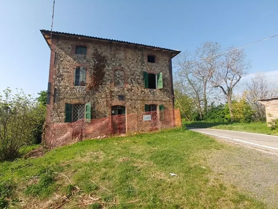 Immagine 2 di Rustico / casale in vendita  in Via Castello 45 a Monte San Pietro