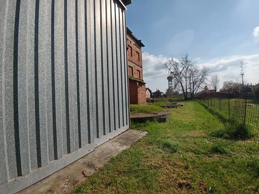 Immagine 20 di Attività artigianale in vendita  a Novellara