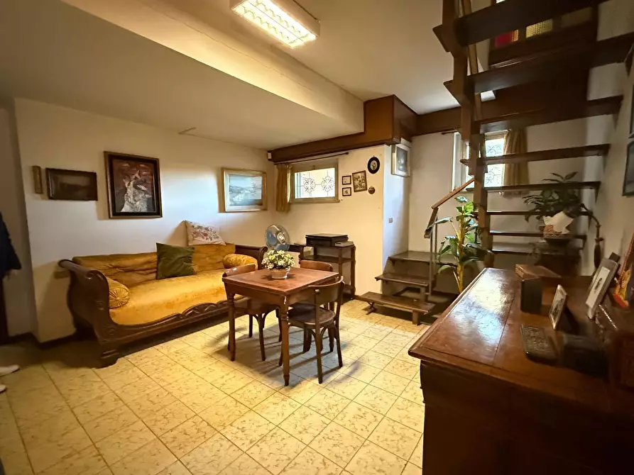 Immagine 21 di Porzione di casa in vendita  in Piazza Fetonte 42 a Crespino