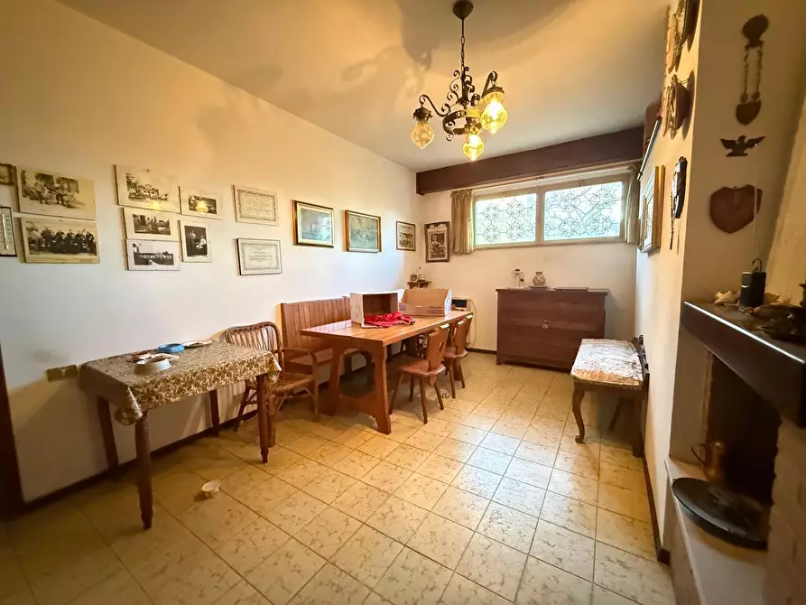 Immagine 22 di Porzione di casa in vendita  in Piazza Fetonte 42 a Crespino