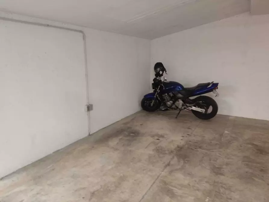 Immagine 13 di Bilocale in vendita  in Corso Alcide de Gasperi 340 a Bari