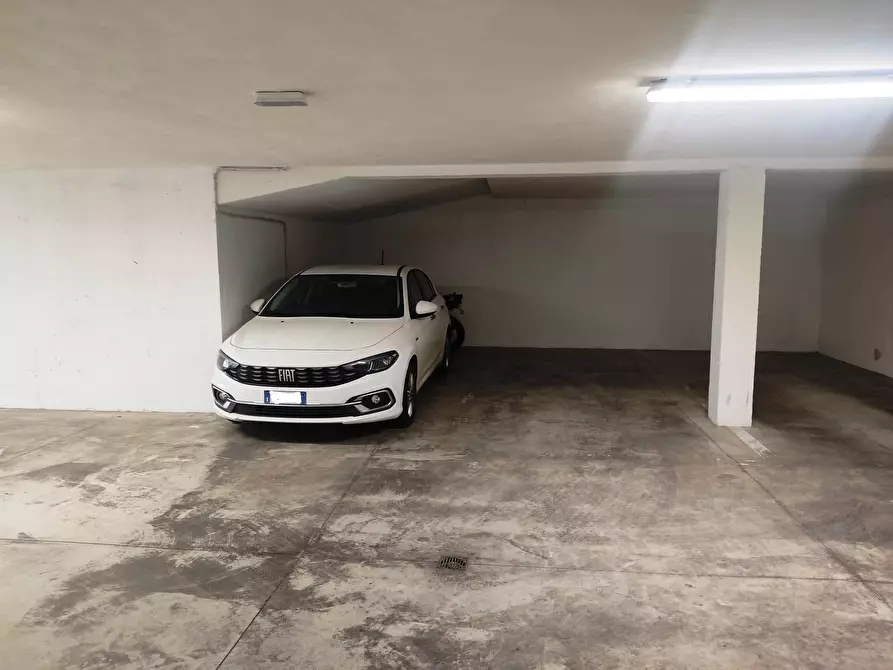 Immagine 10 di Bilocale in vendita  in Corso Alcide de Gasperi 340 a Bari