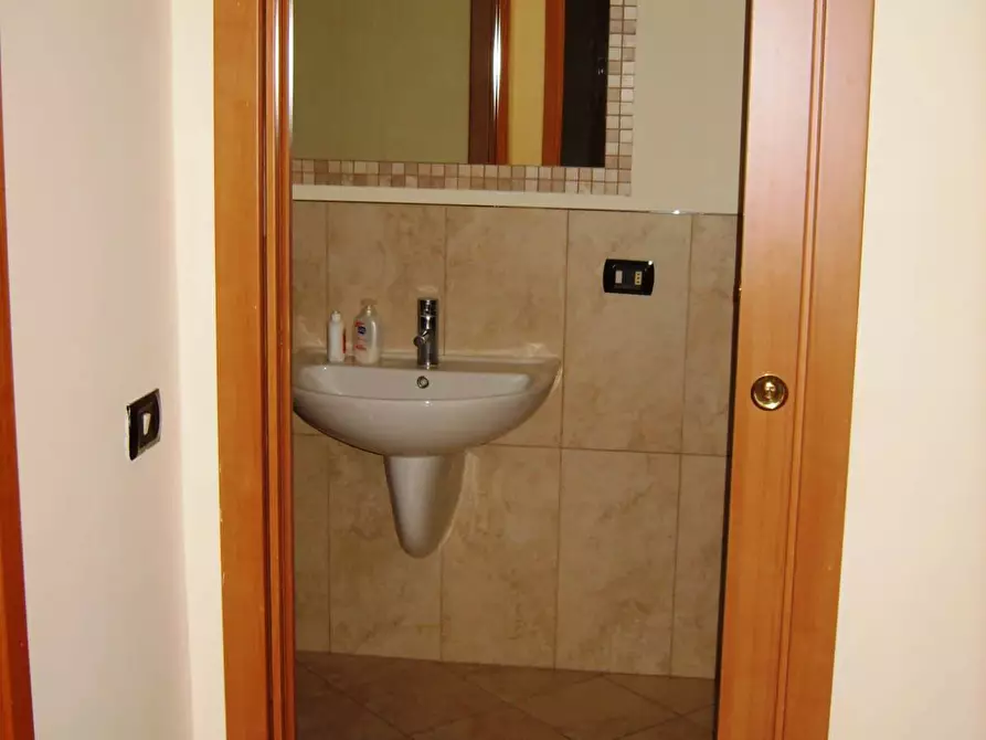 Immagine 5 di Bilocale in vendita  in Via Di Vittorio a Casamassima