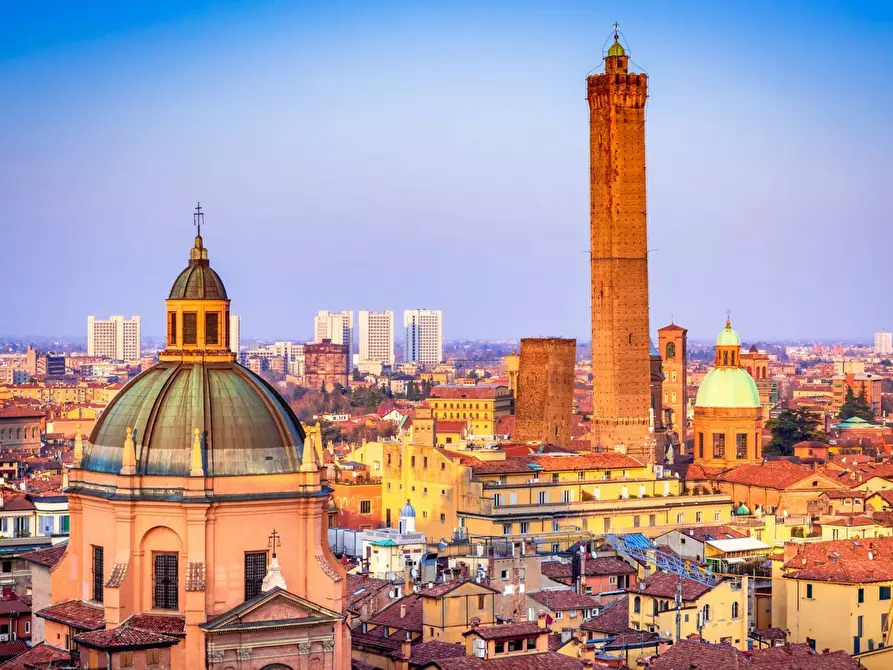 Immagine 2 di Casa indipendente in vendita  a Bologna