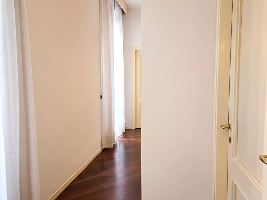 Immagine 7 di Quadrilocale in vendita  in Corso Martiri della Libertà a Brescia