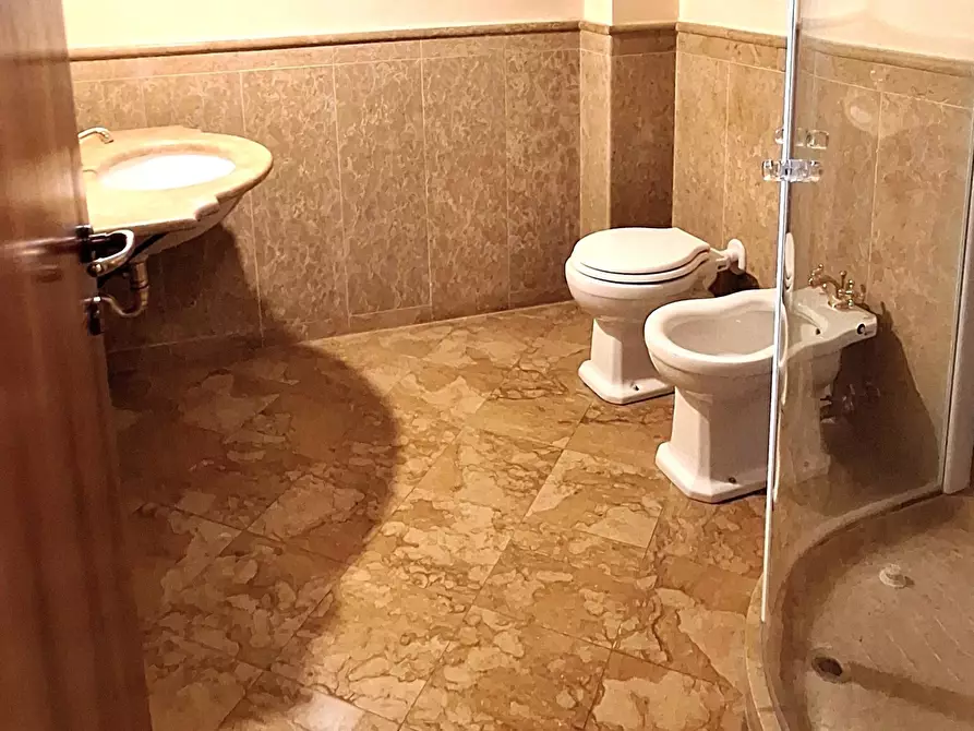 Immagine 8 di Quadrilocale in vendita  a Brescia