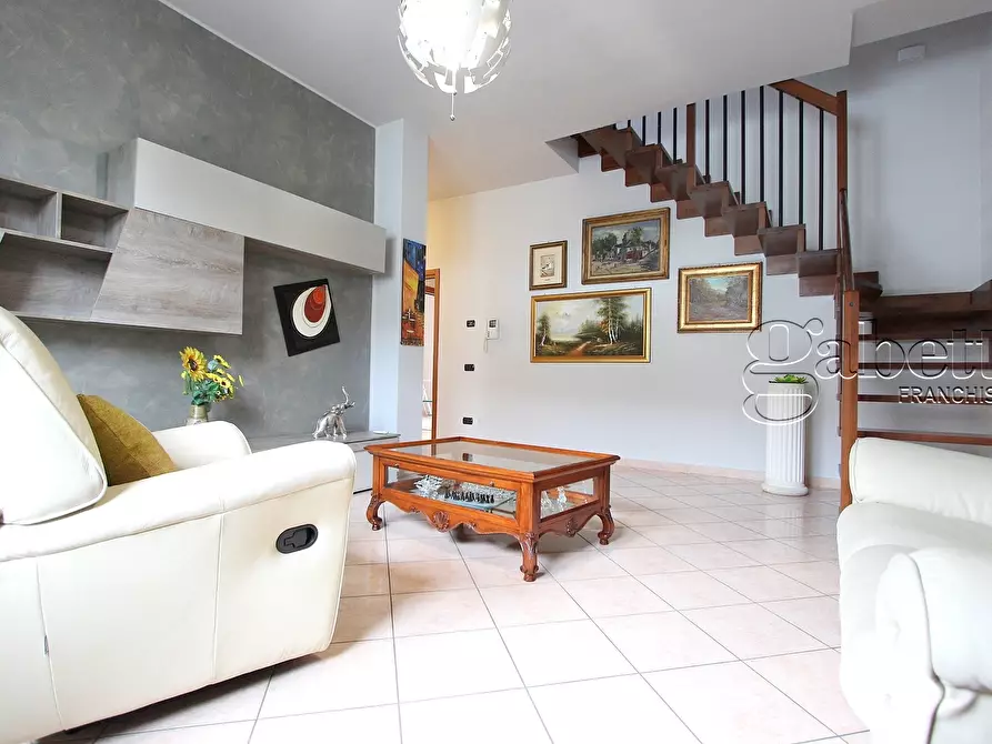 Immagine 7 di Villa in vendita  in Via Luigi Pirandello a Nerviano