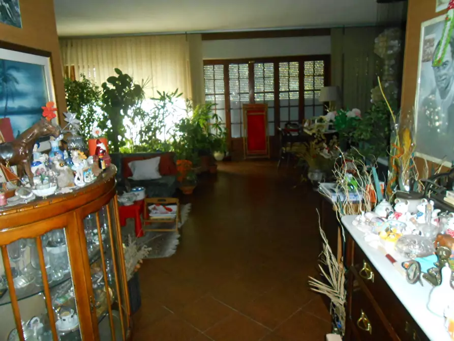 Immagine 8 di Villa in vendita  in Via Francesco Ferraris a Lucca