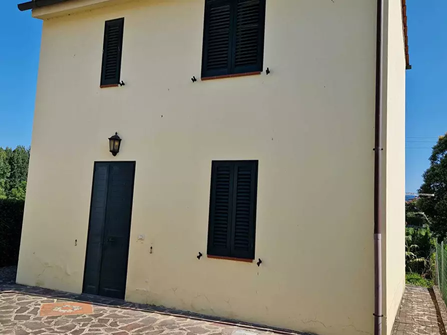 Immagine 1 di Casa indipendente in vendita  in traversa i a Lucca