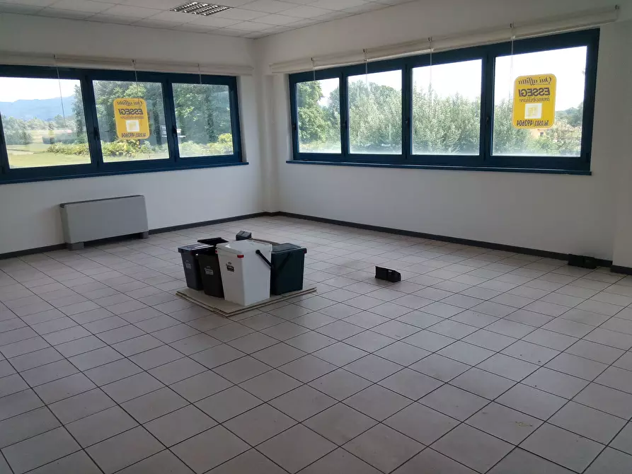 Immagine 14 di Ufficio in vendita  in Via Vecchi Pardini a Lucca