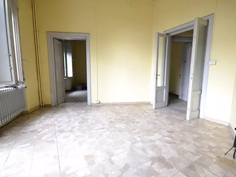 Immagine 3 di Villa in vendita  in gerani a Lucca