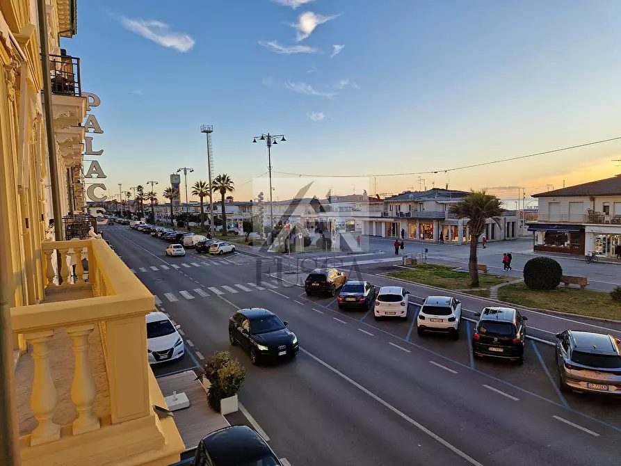 Immagine 4 di Albergo/B&B/Residence in vendita  in Viale Giosuè Carducci 33 a Viareggio
