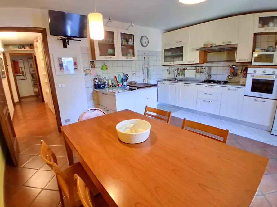 Immagine 2 di Casa bifamiliare in vendita  in Via dei Pellegrini a Lucca