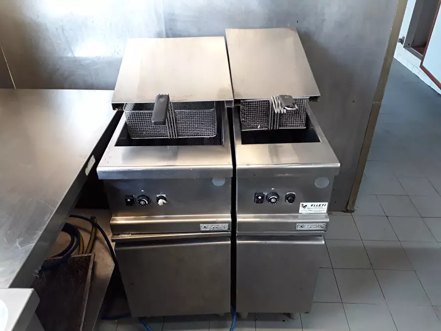 Immagine 5 di Bar / Ristorante in vendita  in porcari a Lucca