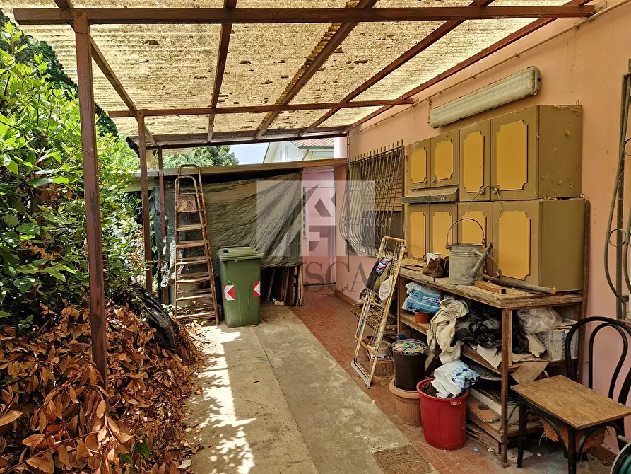 Immagine 15 di Villa in vendita  in Via Vittorio Bachelet a Lucca