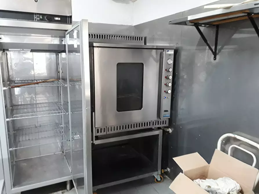 Immagine 9 di Bar / Ristorante in vendita  in porcari a Lucca