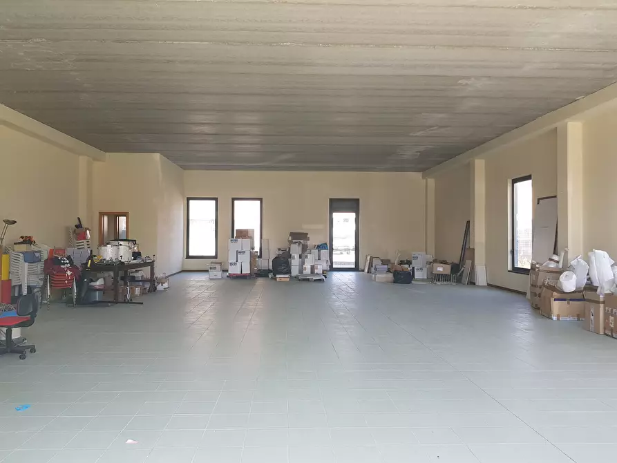 Immagine 4 di Attività artigianale in affitto  in Viale Alcide De Gasperi 95/F a Lucca