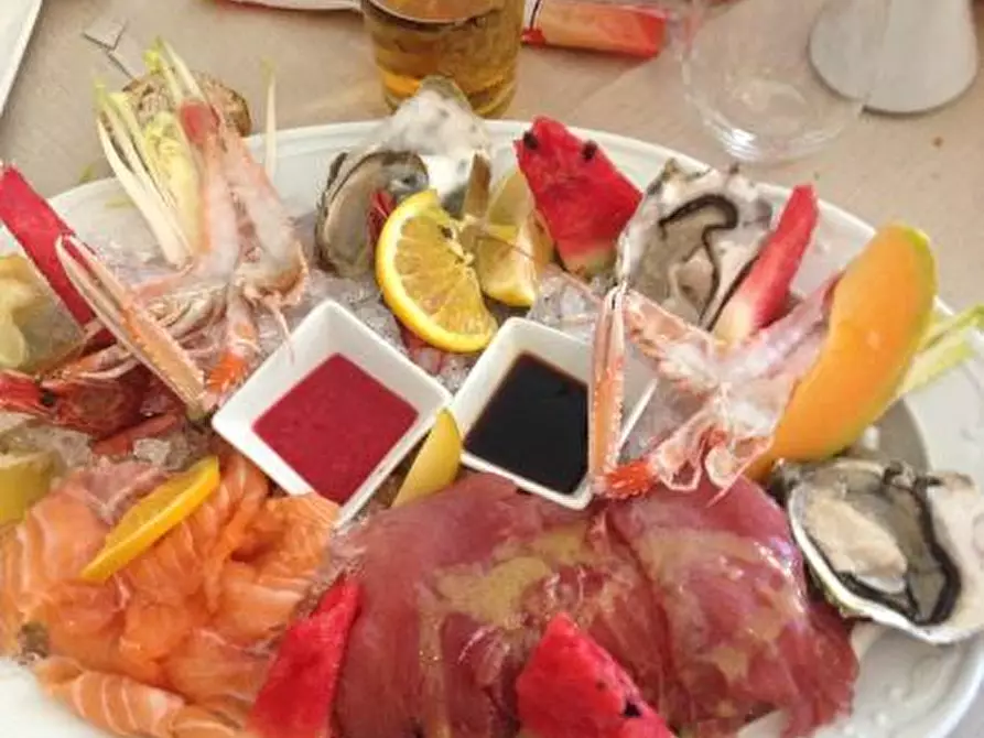 Immagine 14 di Bar / Ristorante in vendita  in vai santa croce a Lucca