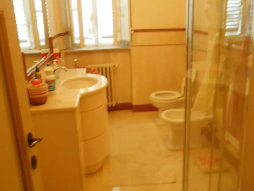 Immagine 36 di Villa in vendita  in Via Francesco Ferraris a Lucca