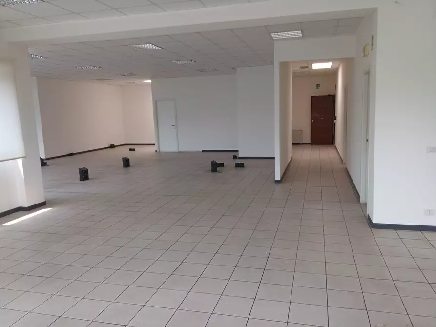 Immagine 5 di Ufficio in vendita  in Via Vecchi Pardini a Lucca