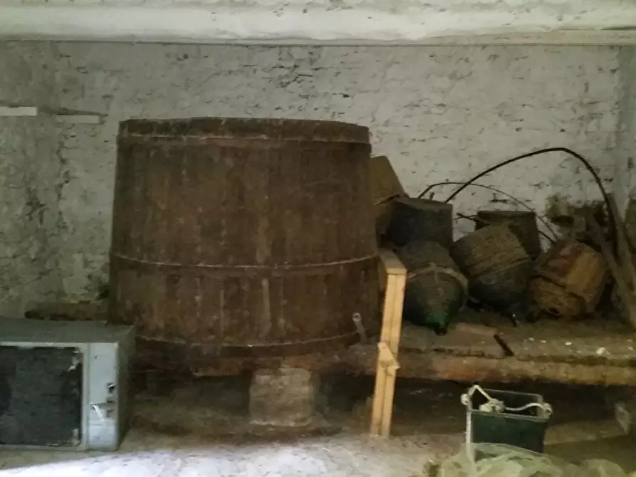 Immagine 28 di Rustico / casale in vendita  in bocconi a Lucca