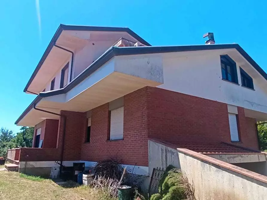 Immagine 2 di Villa in vendita  a Massarosa