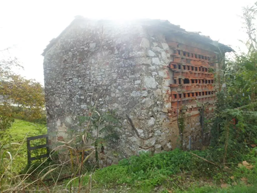 Immagine 8 di Rustico / casale in vendita  a Massarosa