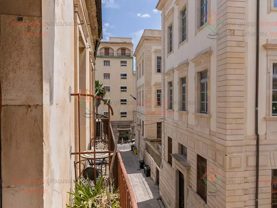 Immagine 23 di Quadrilocale in vendita  a Siracusa