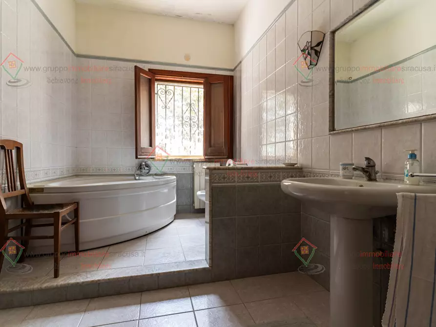 Immagine 17 di Villa in vendita  a Siracusa