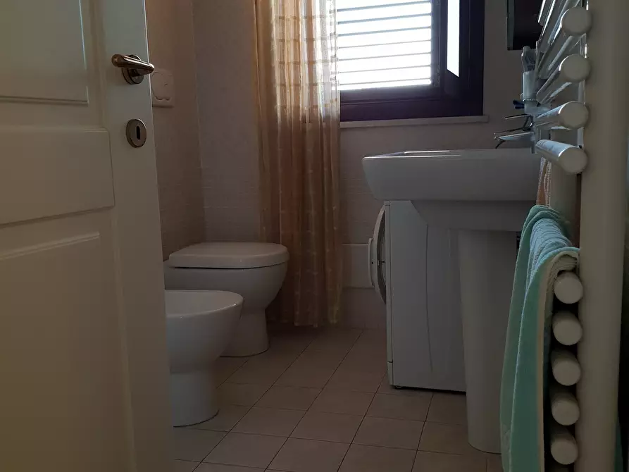 Immagine 13 di Bilocale in affitto  a Siracusa