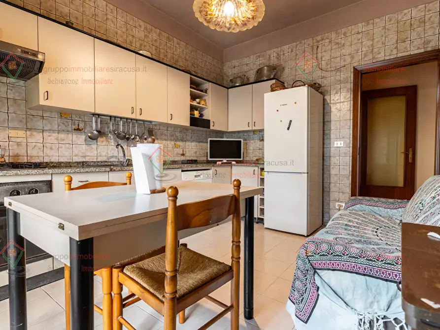Immagine 11 di Quadrilocale in vendita  a Siracusa