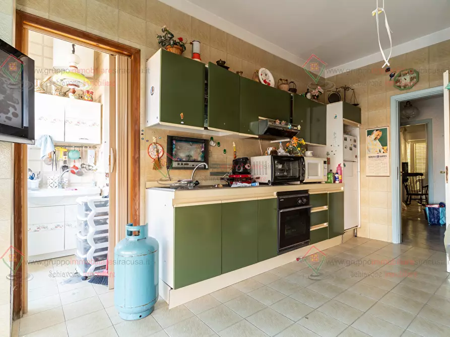 Immagine 11 di Quadrilocale in vendita  a Siracusa